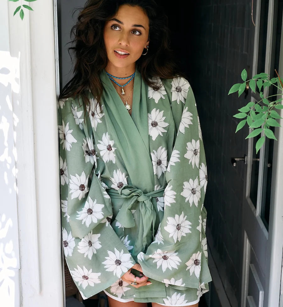 Anna + Nina White Lotus Dreams Kimono