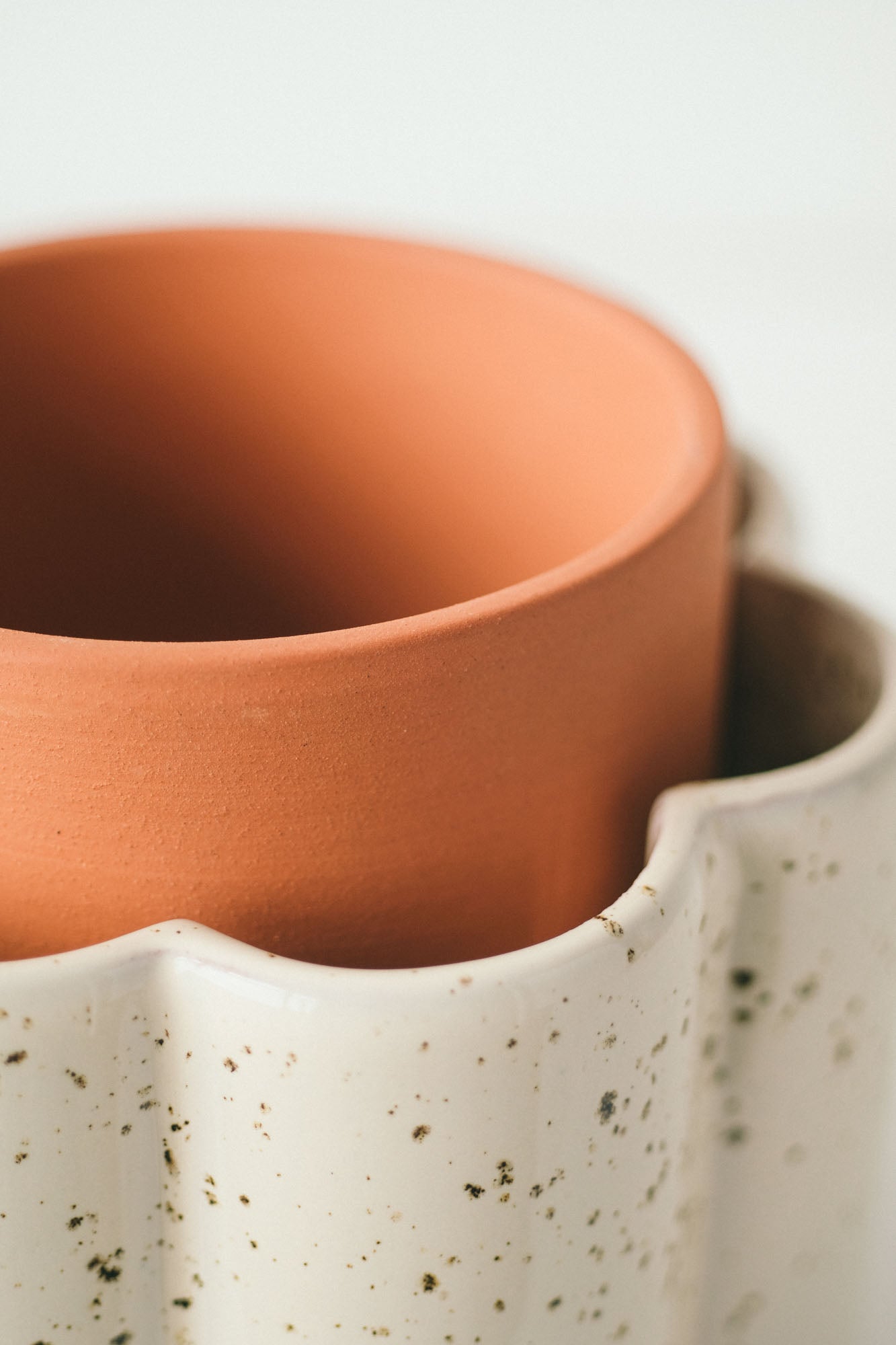 Zelfwatergevende pot Paula Gevlekt wit